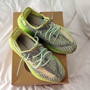 Mens Yeezy Boost 350 V2 shoes